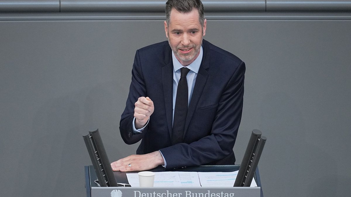 FDP-Fraktionschef Christian Dürr setzt sich für die Bürokratieentlastung der Wirtschaft ein. - Foto: Michael Kappeler/dpa