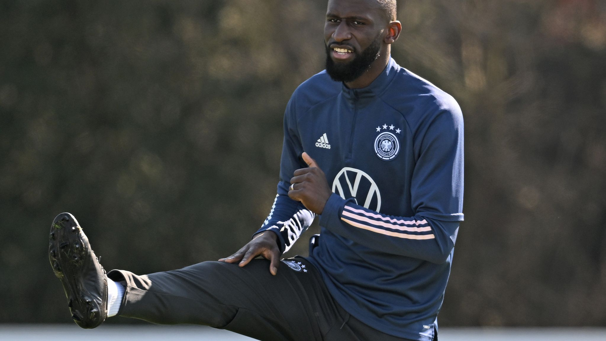 Nach einem Instagram-Beitrag zum Ramadan fühlt sich Nationalspieler Antonio Rüdiger verleumdet. - Foto: Arne Dedert/dpa