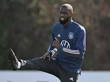Nach einem Instagram-Beitrag zum Ramadan fühlt sich Nationalspieler Antonio Rüdiger verleumdet. - Foto: Arne Dedert/dpa
