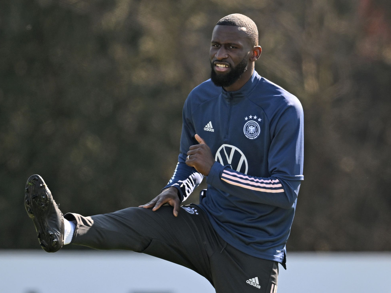 Nach einem Instagram-Beitrag zum Ramadan fühlt sich Nationalspieler Antonio Rüdiger verleumdet. - Foto: Arne Dedert/dpa