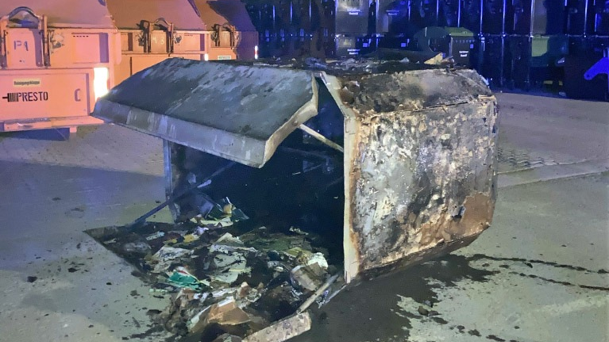 FW-EN: Erneuter Papiercontainerbrand an der Egge - Foto: presseportal.de