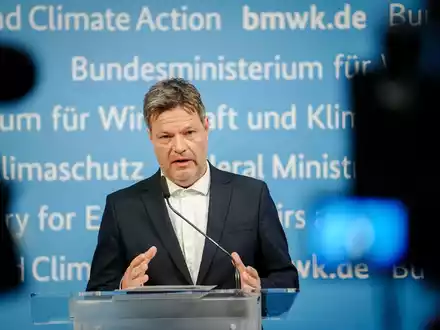 Fordert von allen demokraischen Kräften eine Lösung zu finden: Bundesminister Robert Habeck. - Foto: Kay Nietfeld/dpa