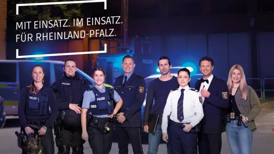 HZA-KO: Berufseinsteiger beim Hauptzollamt Koblenz Jetzt Karriere beim ZOLL starten! - Bild: presseportal.de