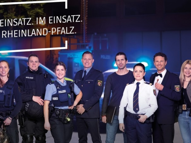 HZA-KO: Berufseinsteiger beim Hauptzollamt Koblenz Jetzt Karriere beim ZOLL starten! - Foto: presseportal.de