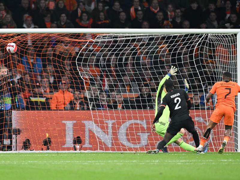 Mexikos Uriel Antuna jubelt nach seinem Tor zum 1:1. - Foto: Federico Gambarini/dpa
