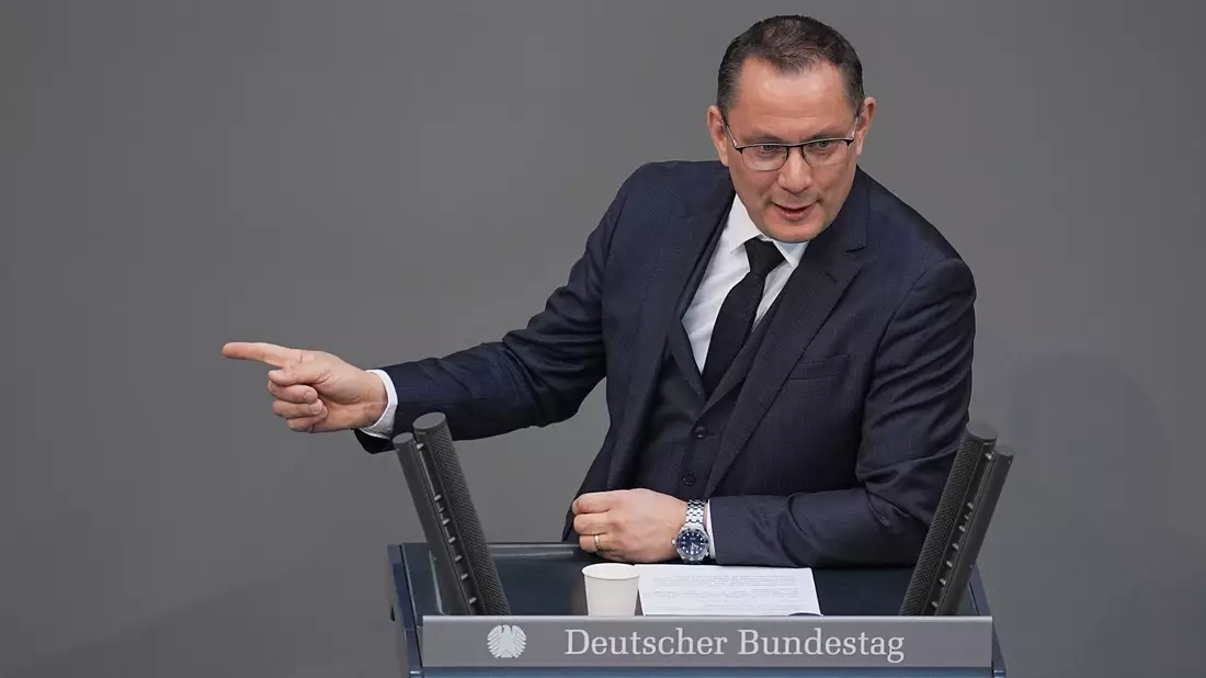 Chrupallas Parteikollegen Krah und Bystron hätten schriftlich ihre Unschuld versichert. - Bild: Michael Kappeler/dpa
