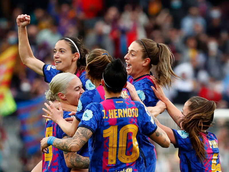 Barcelonas Trainer Hansi Flick gewann auch sein drittes Spiel gegen Real Madrid in dieser Saison. - Foto: Joan Monfort/AP/dpa