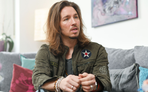 Der Sänger Gil Ofarim muss sich in einem Prozess verantworten. - Foto: Tobias Hase/dpa