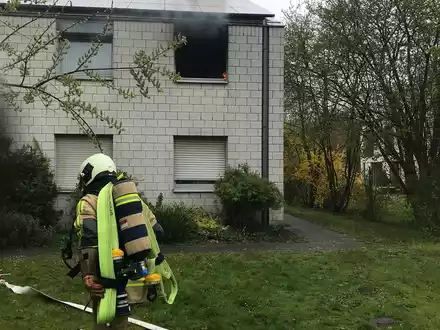 FW-AUR: Rauchmelder-Alarm an Mehrfamilienhaus - Foto: presseportal.de