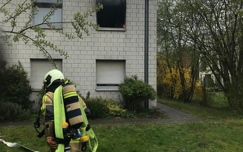 FW-AUR: Rauchmelder-Alarm an Mehrfamilienhaus - Foto: presseportal.de