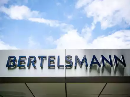 Bertelsmann legt frische Zahlen zum Umsatz vor. - Foto: Lino Mirgeler/dpa