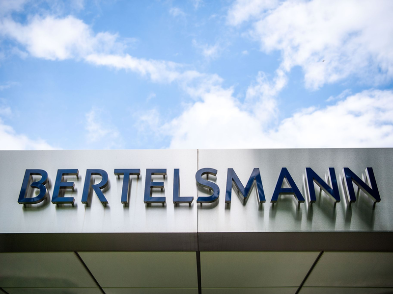Bertelsmann legt frische Zahlen zum Umsatz vor. - Foto: Lino Mirgeler/dpa