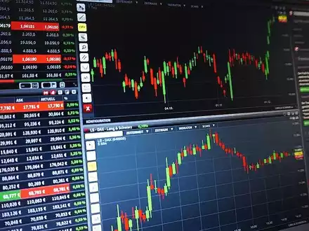 Immer mehr Deutsche sind in Aktien investiert, häufig sogar über ein Darlehen für den Wertpapierkauf. - Foto: Abbildung 1: pixabay.com @ PIX1861 (CC0 Creative Commons)