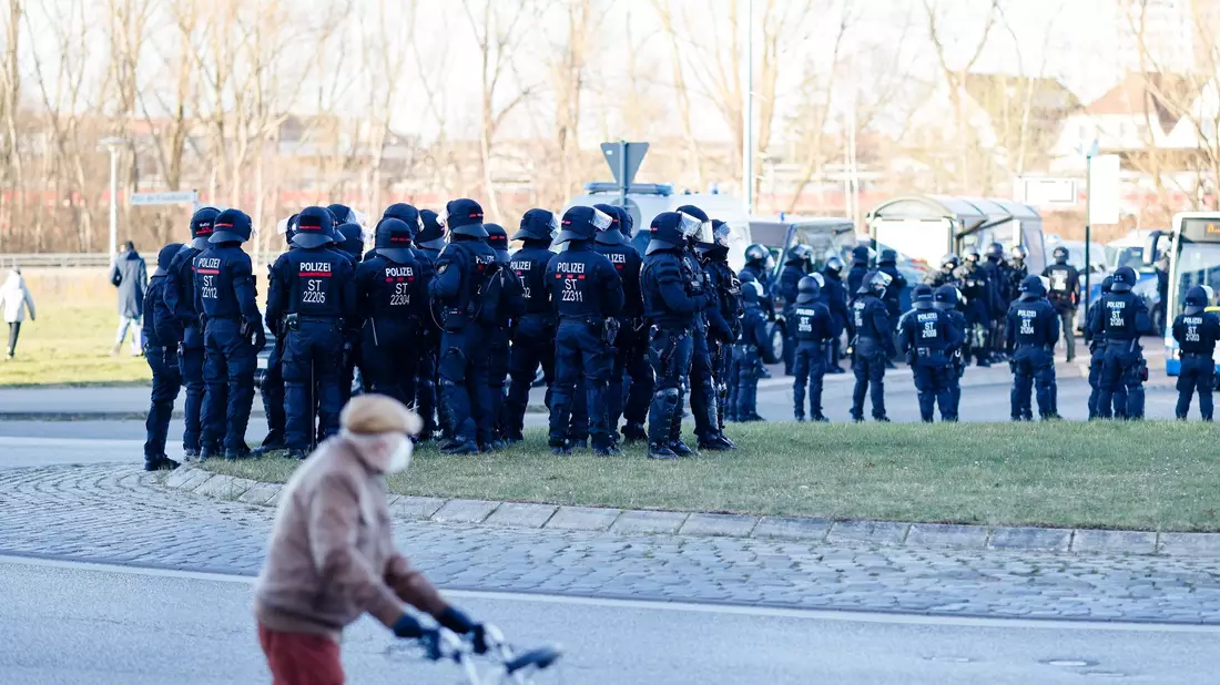 Der Jugendliche war in der vergangenen Woche festgenommen worden. (Symbolbild) - Bild: Frank Molter/dpa