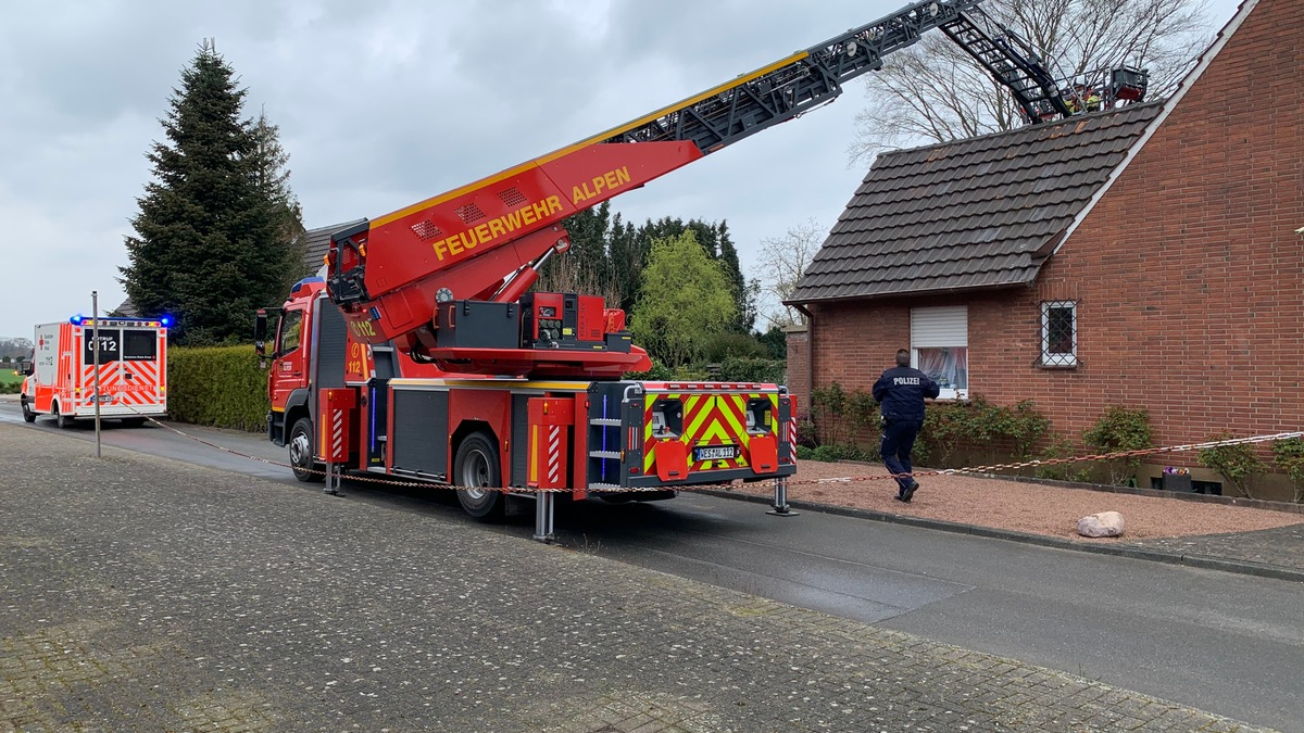 FW Alpen: Verkehrsunfall auf der A57 - Foto: presseportal.de