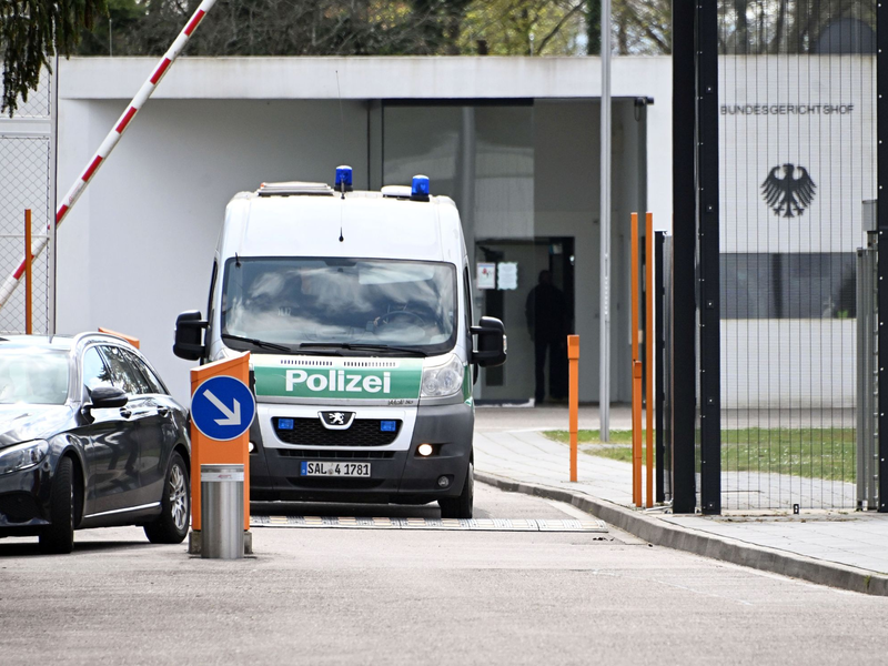 Eine Woche nach der Tat ließ die Bundesanwaltschaft den Tatverdächtigen in Karlsruhe vorführen. (Archivbild) - Foto: Uli Deck/dpa