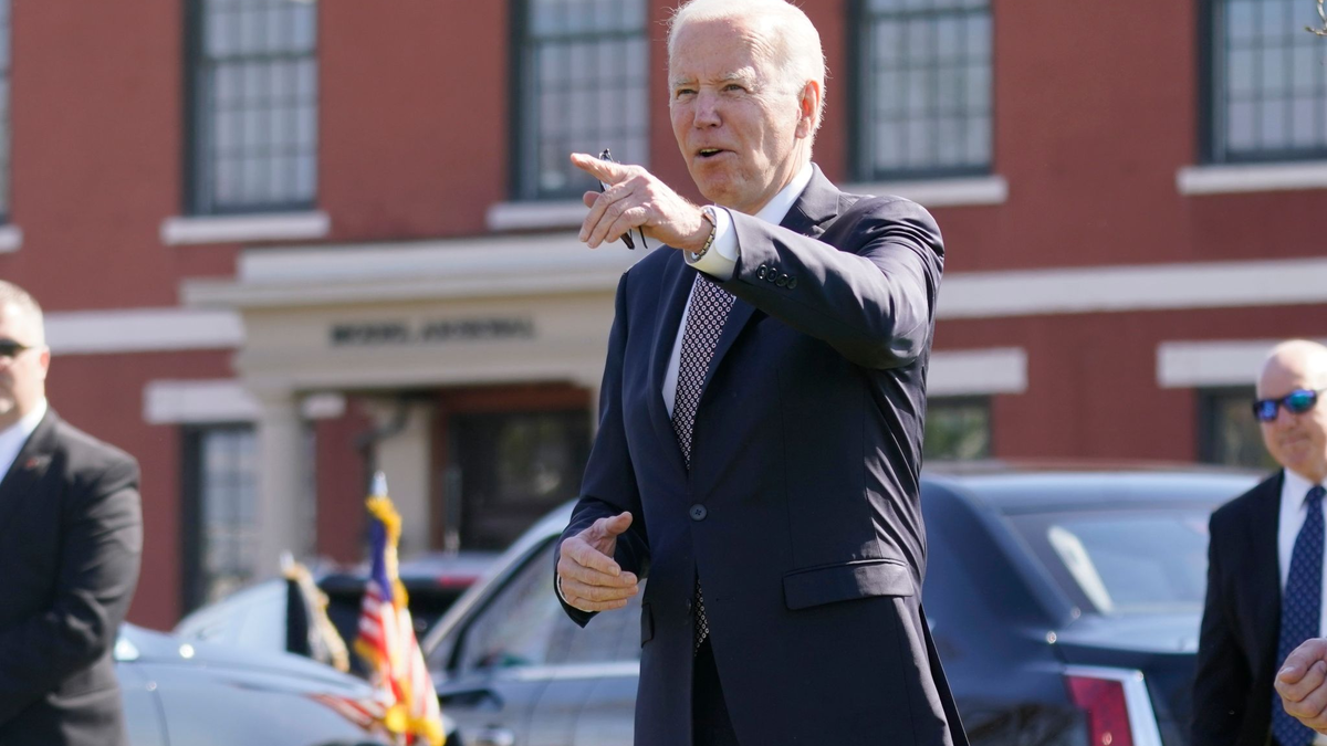 Joe Biden über Kamals Harris: «Umarmt sie. Sie ist die Beste.» - Foto: Andrew Harnik/AP/dpa
