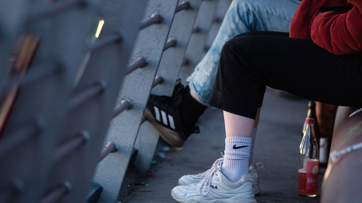 Laut dem Forscher Rüdiger Maas gibt es unter jungen Menschen in Deutschland trotz unterschiedlichster politischer Präferenzen keine Spaltung. (Archivfoto) - Foto: Fernando Gutierrez-Juarez/dpa-Zentralbild/dpa