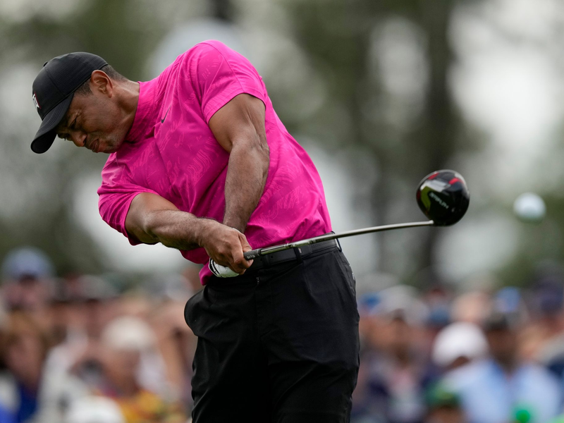 Tiger Woods hatte einen harten Tag im Augusta National Golf Club. - Foto: Matt Slocum/AP/dpa