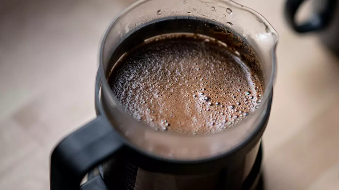 Die Preissenkungen für Kaffee beziehen sich auf die jeweiligen Eigenmarken der Supermärkte und Discounter. - Bild: Fabian Sommer/dpa
