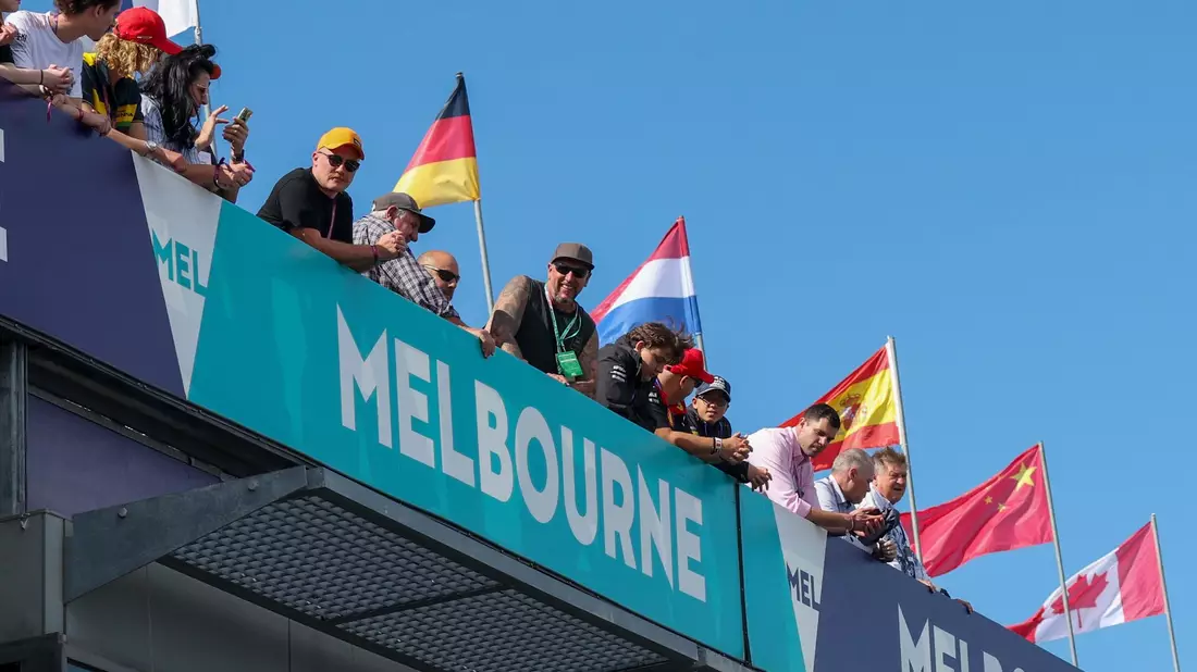 Im ersten Training ist Hamilton nicht vorn mit dabei. - Bild: Asanka Brendon Ratnayake/AP/dpa