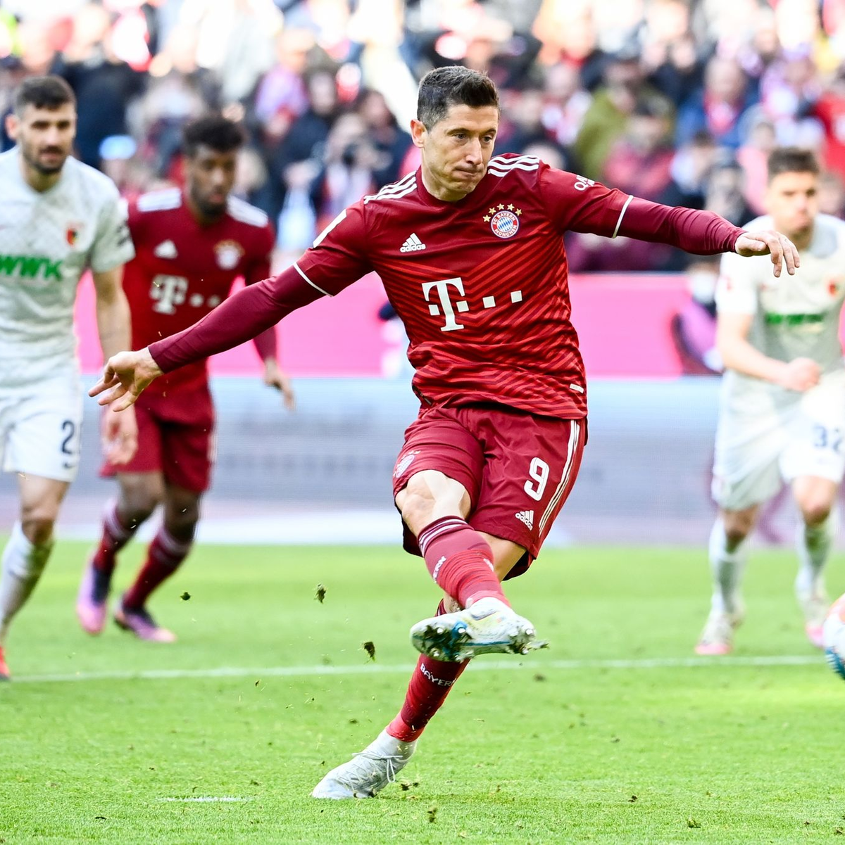 Lazio-Kapitän Ciro Immobile traf per Foulelfmeter zur Führung. - Foto: Sven Hoppe/dpa