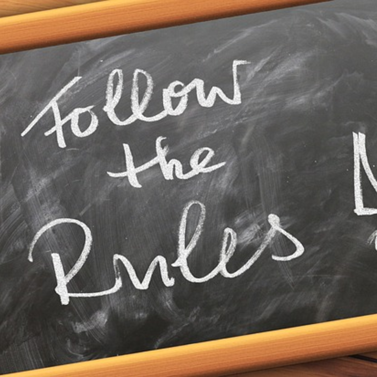 Es lohnt sich, als Anfänger im Anlagegeschäft ein paar einfachen Regeln zu folgen. Im Laufe der Zeit entwickelt schließlich jeder seine persönlichen Leitsätze.  - Foto: Pixabay.com © geralt Public Domain