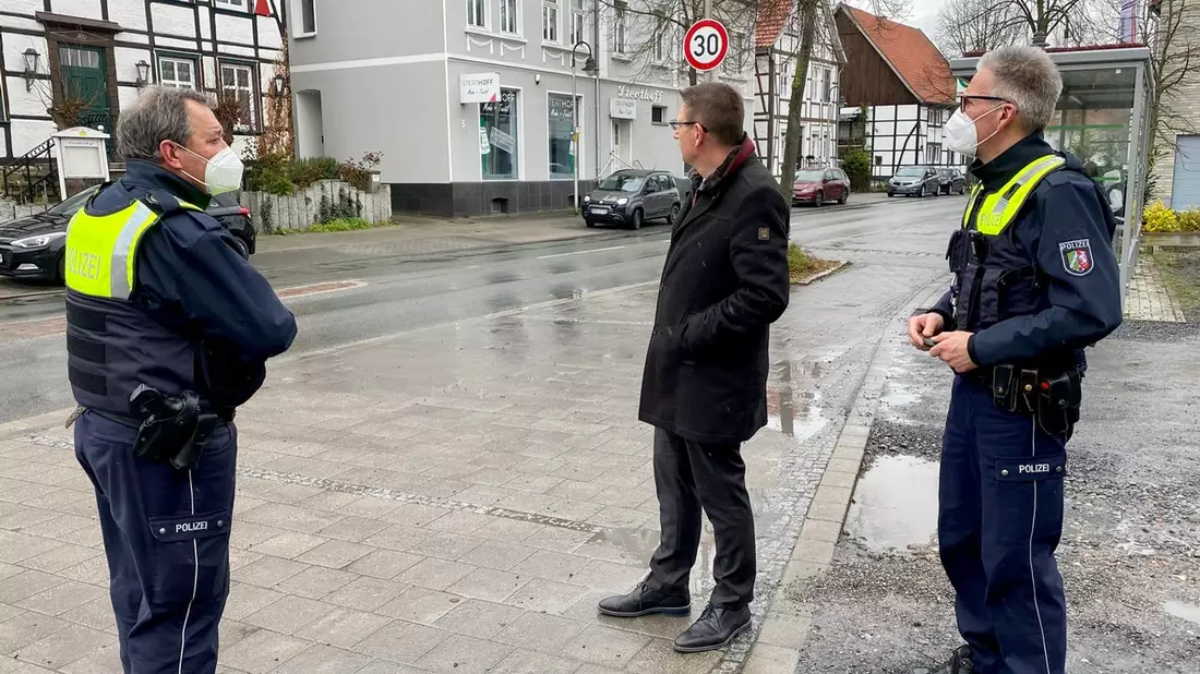 HZA-BI: Bielefelder Zoll prüft Mindestlohn in der Region/Illegale Beschäftigung und diverse weitere Verstöße aufgedeckt - Bild: presseportal.de