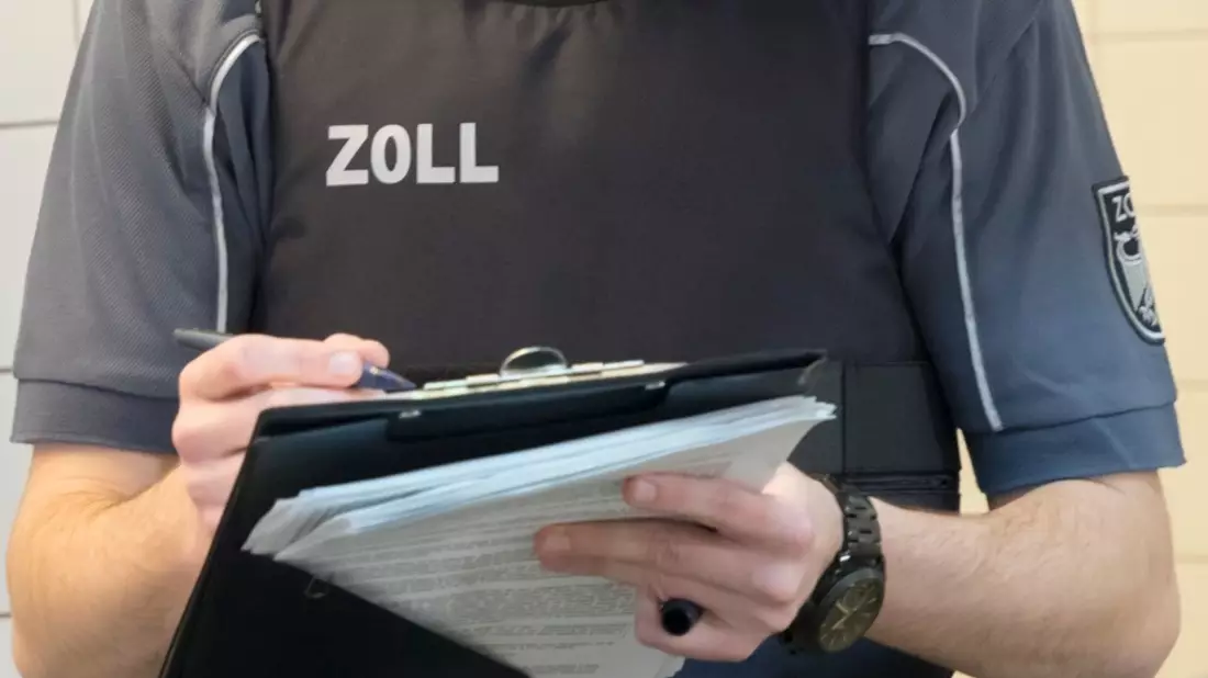 HZA-DO: Zollkontrolle endet mit Strafverfahren / Zoll beendet illegalen Aufenthalt und illegale Beschäftigung - Bild: presseportal.de