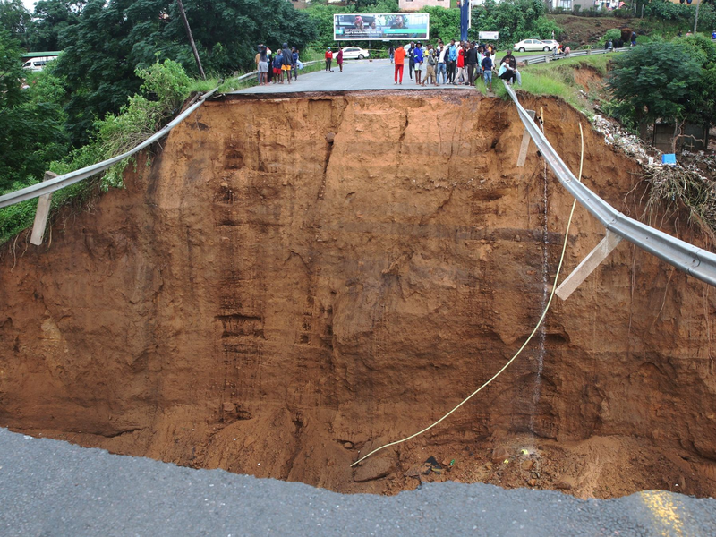 Die Ursache des Gebäudeinsturzes ist noch ungeklärt. - Foto: Uncredited/AP/dpa