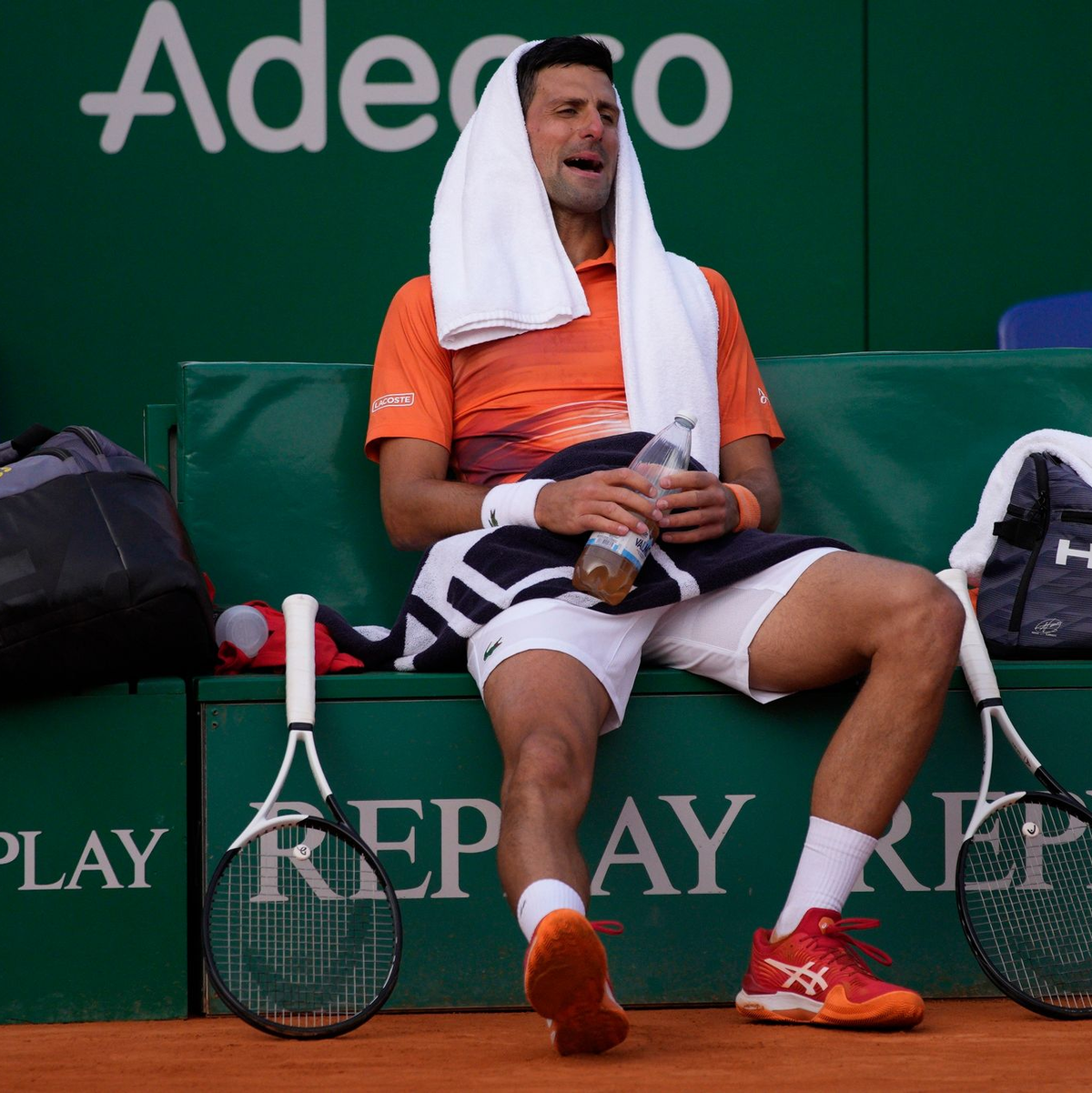 Startete erfolgreich in seine Sandplatz-Saison: Novak Djokovic. - Foto: Daniel Cole/AP/dpa