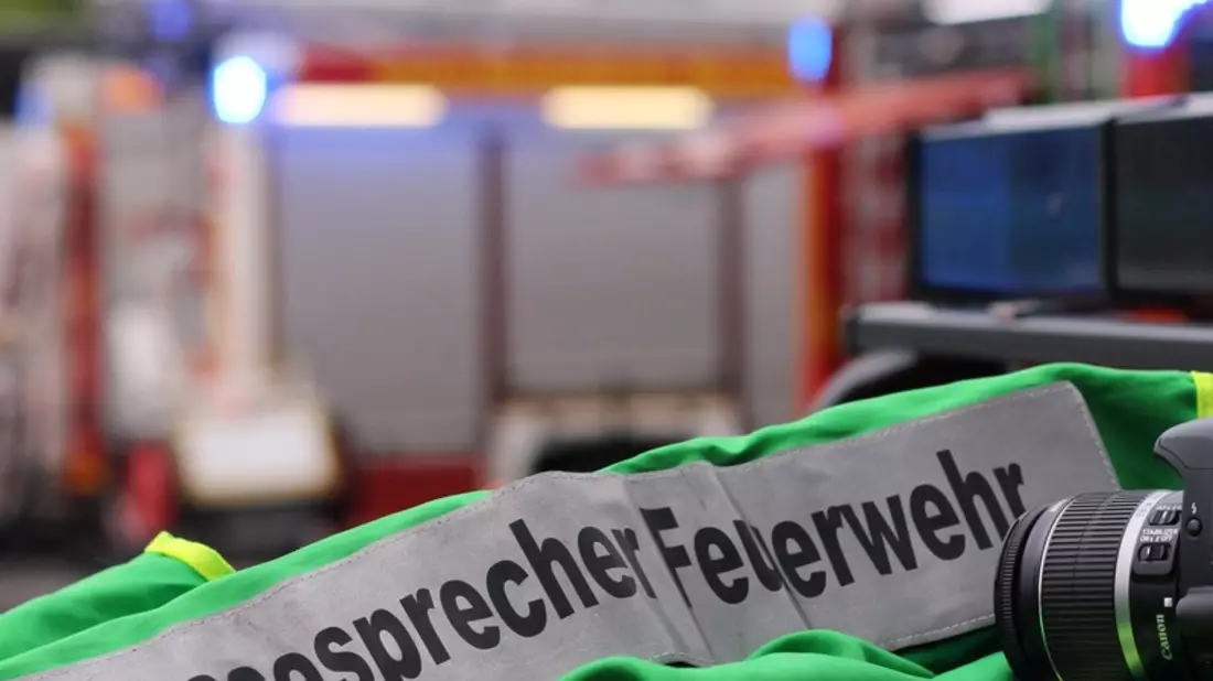 HZA-BI: Unterwegs für den Umweltschutz/Bielefelder Zoll entdeckt 40 Liter illegales Pflanzenschutzmittel bei Verkehrskontrolle auf der A2 bei Gütersloh - Bild: presseportal.de