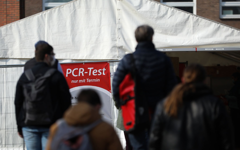 Teststation für Corona-Schnelltests im Frühjahr 2022. «Eine Aufarbeitung heißt für mich, das Land (...) wieder zusammenzuführen», sagt Vize-Kanzler Habeck. - Foto: Christian Charisius/dpa