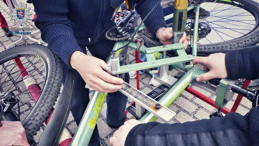 POL-OF: Erfolgreiche Fahrradcodieraction - Bild: presseportal.de