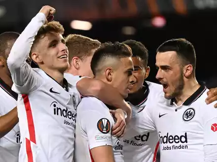 Die Slowakei ging im ersten Gruppenspiel gegen Belgien früh in Führung. - Foto: Arne Dedert/dpa