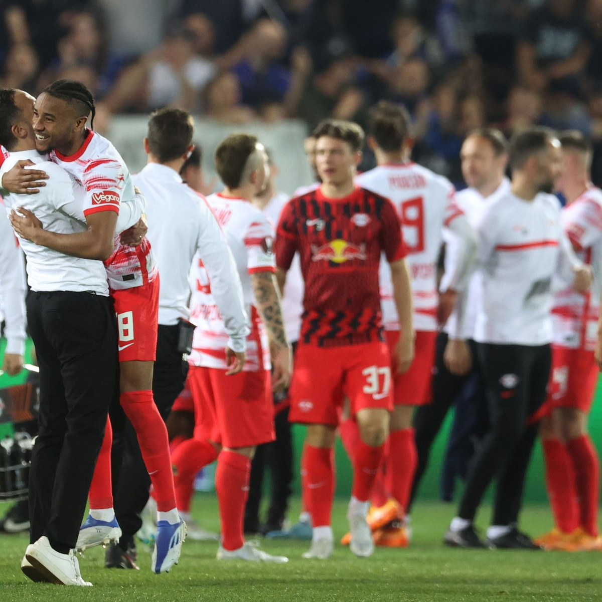 Im Kampf um einen Champions-League-Platz feierte RB Leipzig einen Pflichtsieg gegen Darmstadt 98. - Foto: Jan Woitas/dpa