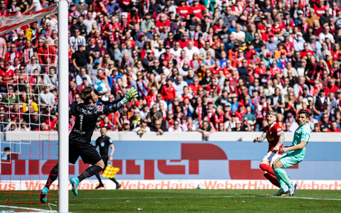 Freiburgs Vincenzo Grifo entschied die Partie gegen den VfL Bochum per Elfmeter. - Foto: Tom Weller/dpa