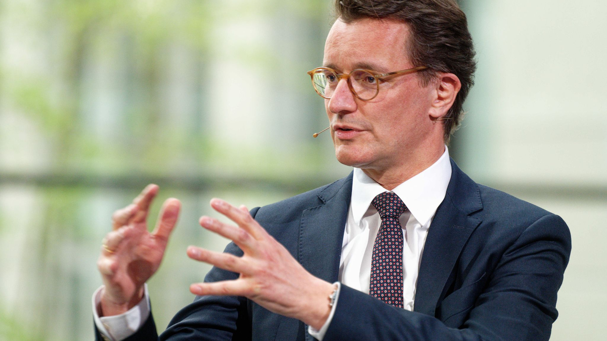 NRW-Ministerpräsident Hendrik Wüst bei der Hauptversammlung des Deutschen Städtetages in Köln. - Foto: Henning Kaiser/dpa