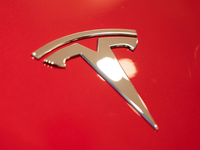 Das «Autopilot»-System von Tesla ist umstritten. - Foto: Christophe Gateau/dpa