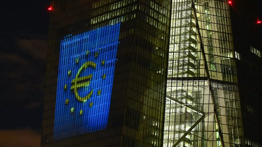 Aufseher testen Banken und Co. - Bild: Arne Dedert/dpa
