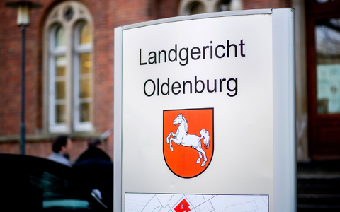 Ein ehemaliger Geschäftsführer des Steinhoff-Konzerns steht wegen Steuerbetrugs vor dem Landgericht Oldenburg. (Archivbild) - Foto: Hauke-Christian Dittrich/dpa