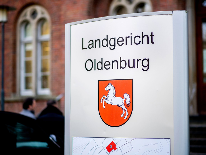 Ein ehemaliger Geschäftsführer des Steinhoff-Konzerns steht wegen Steuerbetrugs vor dem Landgericht Oldenburg. (Archivbild) - Foto: Hauke-Christian Dittrich/dpa