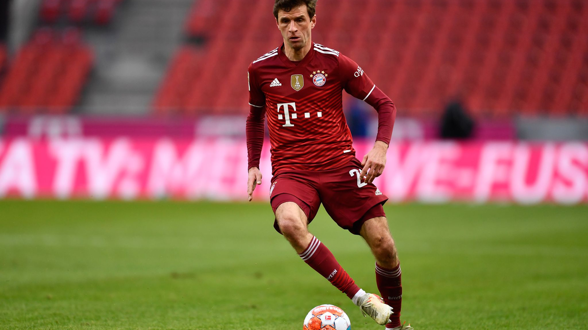 Kehrt in die Nationalmannschaft zurück: Bayerns Thomas Müller (r). - Foto: Marius Becker/dpa