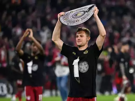 Hat beim FC Bayern München noch einen Vertrag bis Sommer 2025: Joshua Kimmich. - Foto: Sven Hoppe/dpa