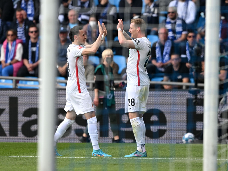 Samuel Essende ließ die Gäste früh jubeln. - Foto: David Inderlied/dpa