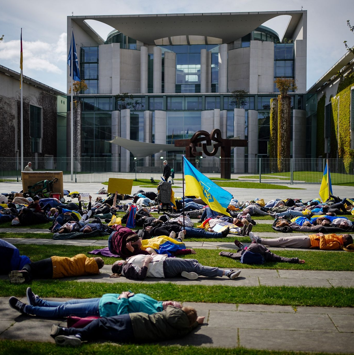 Blick auf das Bundeskanzleramt vor dem Beginn der Ministerpräsidentenkonferenz (MPK). - Foto: Kay Nietfeld/dpa