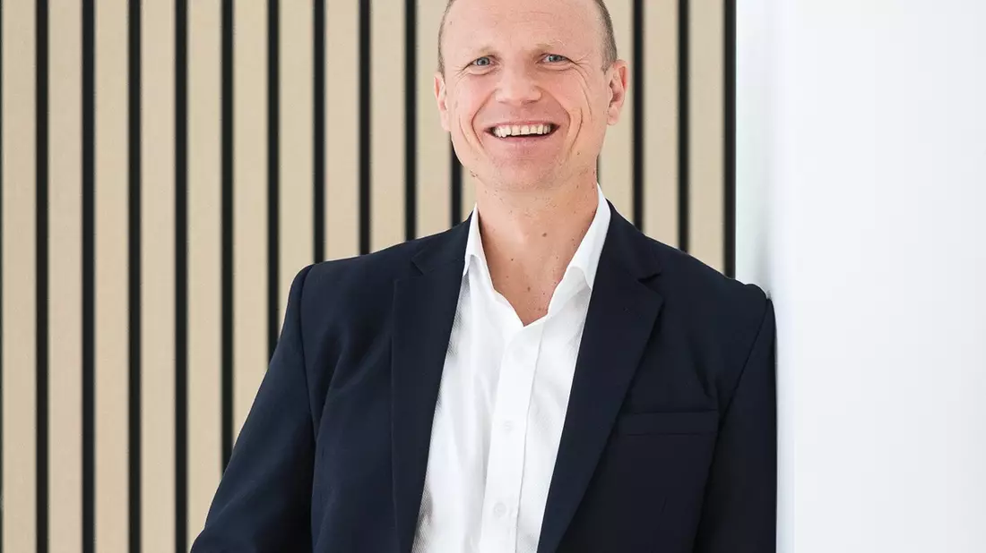 DEKRA nimmt an der jährlichen UN-Klimakonferenz teil / DEKRA unterstützt COP28-Forderung, die Energiewende zu beschleunigen - Bild: presseportal.de