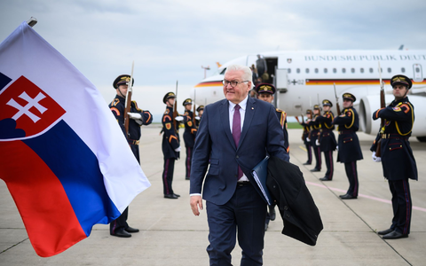 BundesprĂ€sident Steinmeier hat die GrundgesetzĂ€nderung fĂŒr das Finanzpaket unterzeichnet - Foto: Bernd von Jutrczenka/dpa BundesprĂ€sident Steinmeier hat die GrundgesetzĂ€nderung fĂŒr das Finanzpaket unterzeichnet - Foto: Bernd von Jutrczenka/dpa