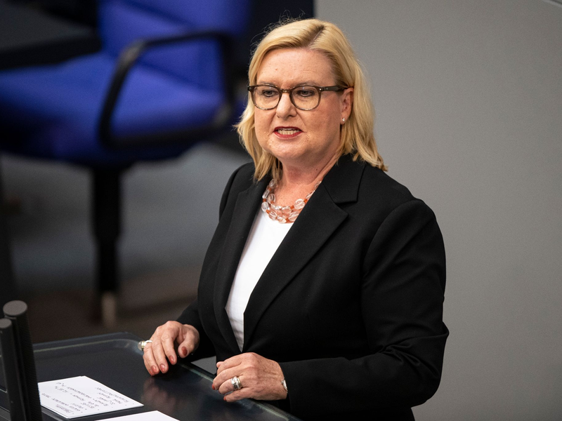 Luigi Pantisano (Linke) kassierte für seine Zwischenrufe einen Ordnungsruf von Bundestagspräsidentin Julia Klöckner. - Foto: Fabian Sommer/dpa