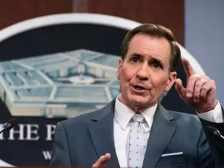 «Wir werden natürlich alles tun, was wir tun müssen, um unsere Truppen im Irak und in Syrien zu schützen»: John Kirby. - Foto: Manuel Balce Ceneta/AP/dpa